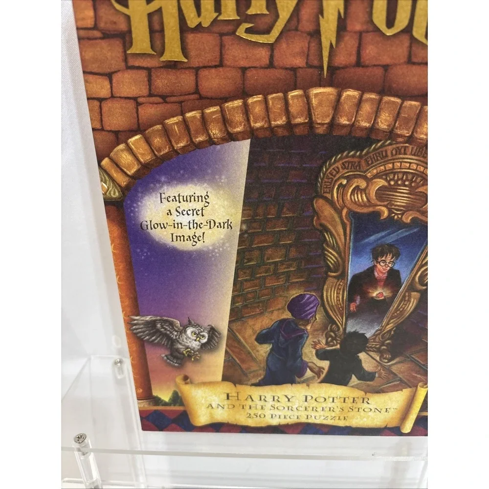 NEW Harry Potter and the Sorcerer's Stone 250 Piece Puzzle Glow-In-The-Dark